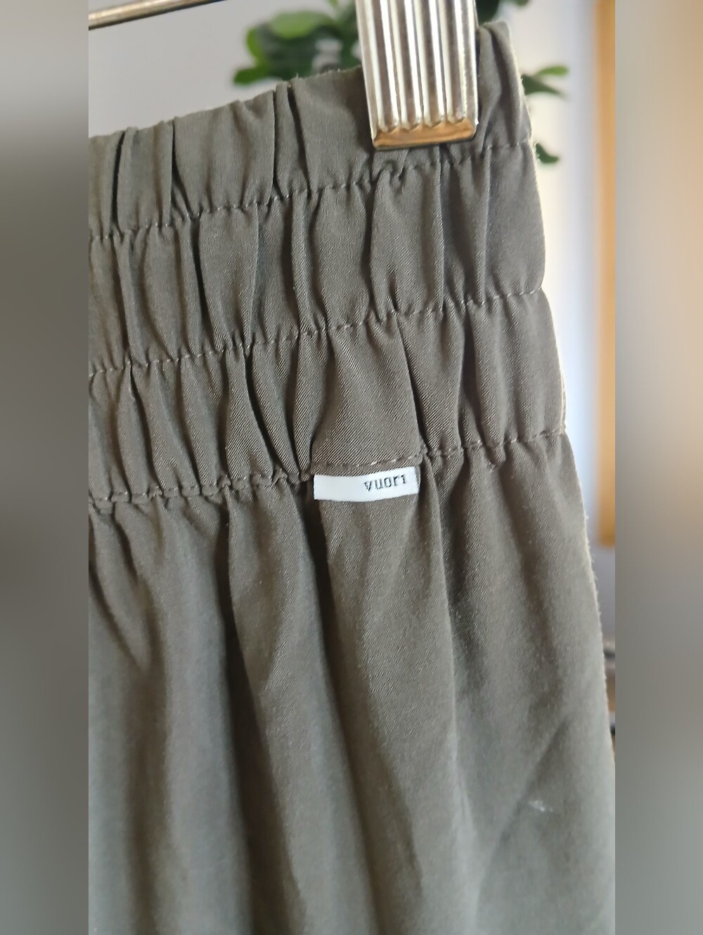 NWOT Vuori Villa Cargo Jogger in Olive Green - Picture 5 of 6